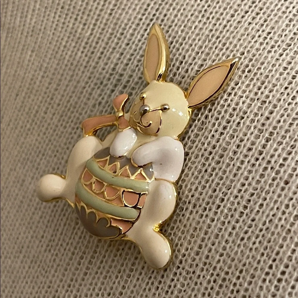 Vintage Steinmetz Gold-tone & Cream Enamel Bunny Brooch